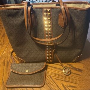 Michael Kors Eva Studded Brown Large Brown Leather Signiture Shoulder Tote Bag